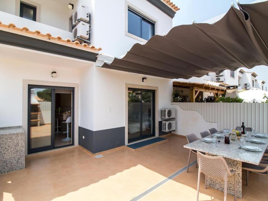 Magnolia O House - Pool View & Privat Garden & Garage Villa Albufeira Exteriör bild