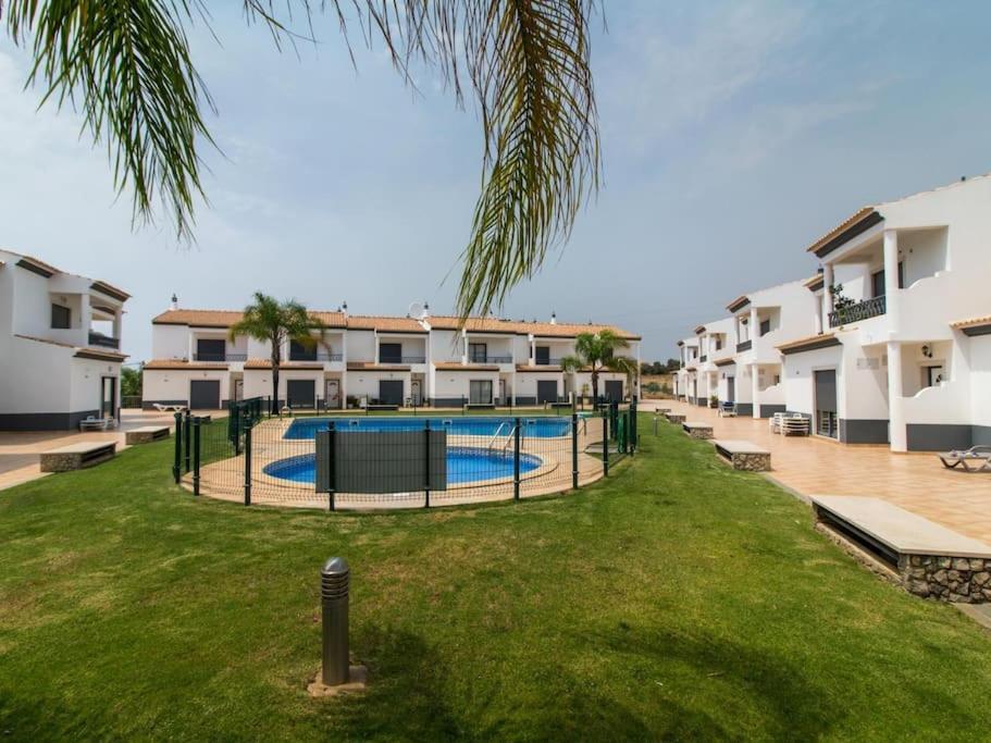 Magnolia O House - Pool View & Privat Garden & Garage Villa Albufeira Exteriör bild