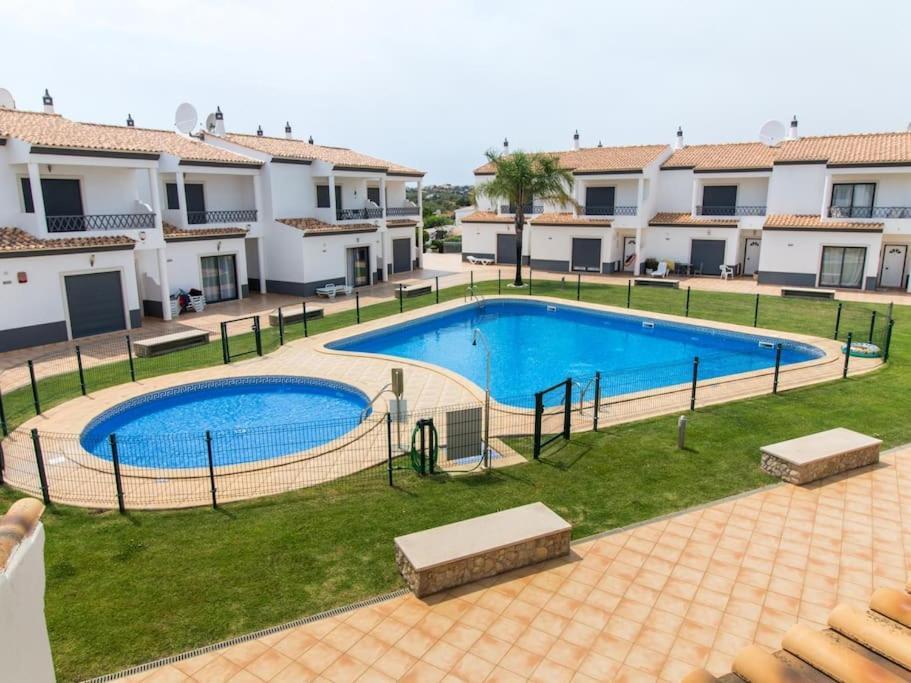 Magnolia O House - Pool View & Privat Garden & Garage Villa Albufeira Exteriör bild